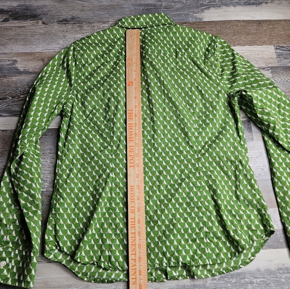 Talbots Women's Button Down Shirt Size 6 Green Dog With Ball Pattern - Picture 5 of 8